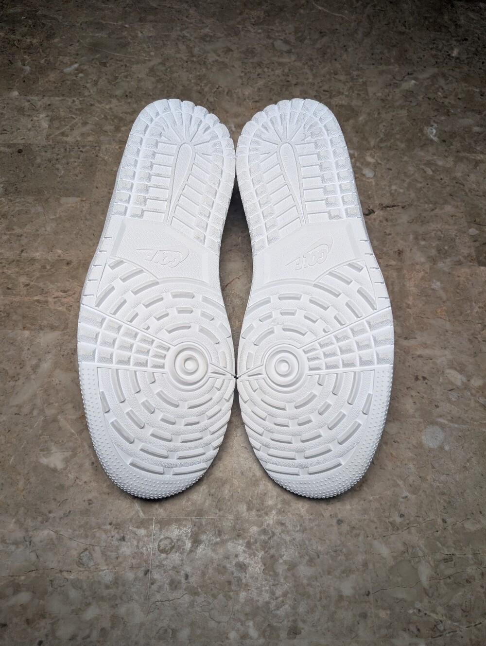 Nike Air Jordan 1 Low GS (2022) Golf Triple White #DD9315-101 Men's Size 10 - Picture 8 of 12